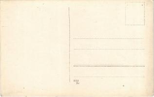 1918 Udine, soldati, fontana / soldiers in front of the fountain. photo