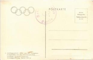 Olympische Spiele Berlin 1936. Reichssportfeld. Blick von der Deutschen Kampfbahn auf das Schwimmsta...