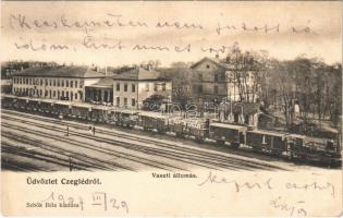 1907 Cegléd, vasútállomás, vonat vagonokkal. Sebők Béla kiadása