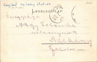 1907 Cegléd, vasútállomás, vonat vagonokkal. Sebők Béla kiadása