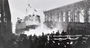 1915-1918-1987 A monarchia Szent István csatahajójának vízre bocsátása 1915-ben és elsüllyesztése 19...