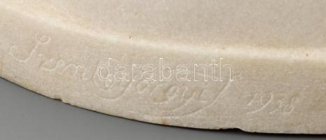 Szentgyörgyi István (1881-1938): Női büszt. Fehér márvány. jelzett (Szentgyörgyi 1938). m:39 cm Mini...