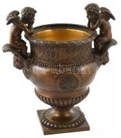 Nagy méretű kaspó puttókkal. Bronz. XIX. sz. / Large bronze pot with angels. 19th century m: 44 cm
