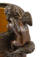 Nagy méretű kaspó puttókkal. Bronz. XIX. sz. / Large bronze pot with angels. 19th century m: 44 cm