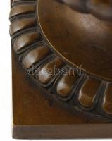 Nagy méretű kaspó puttókkal. Bronz. XIX. sz. / Large bronze pot with angels. 19th century m: 44 cm