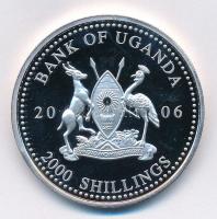 Uganda 2006. 2000Sh Ag "A labdarúgás halhatatlanjainak csarnoka - Portugália, 1960-as évek"...