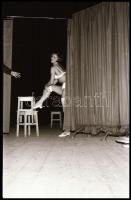 cca 1973 Ismerkedős felvételek modell-jelöltekről, 40 db vintage NEGATÍV, 24x36 mm