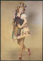 cca 1928 Kézzel színezett vintage fotó, felületén törésnyomok, 21,5x15,2 cm