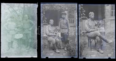cca 1944 Orosz katonák fegyverrel és anélkül Csongrádon, Sándor Antalné (?-?) csongrádi fényképész hagyatékából 7 db vintage üveglemez NEGATÍV, 10x15 cm