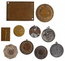 10db-os vegyes sportérem- és plakett tétel, közte ~1910. "Hazádat és királyodat védeni tanuld i...