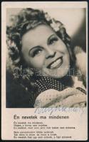cca 1943 Dayka (Dajka) Margit színésznő aláírt fotólapja, Szerelmi láz c. filmet hirdető képeslapon