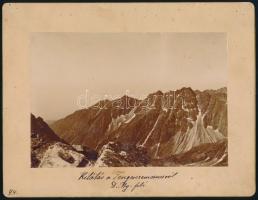 cca 1900 Kilátás a Tengerszem-csúcsról a Magas-Tátrában délnyugat felé, keményhátú fotó, feliratozva, 11×16 cm/ The view to southwest from the Rysy Peak in the High Tatra