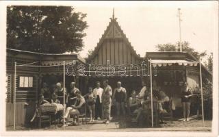 1935 Kisvárda, strand, büfé, vendéglő terasza fürdőruhás emberekkel, kártyázó társasággal, pincérrel. photo