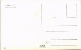 Budapest VII. Keleti Pályaudvar, Baross tér és szobor, villamosok, hirdetőoszlop, gyár a háttérben