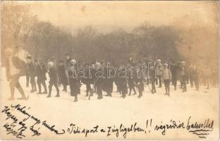 1909 Budapest XII. Téli sport a Zugligetben, gyerekek szánkókkal végződik balesettel!. photo