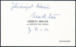 1988 Németh Miklós (1948-) magyar közgazdász, politikus, a rendszerváltás előtti utolsó magyar kormány miniszterelnöke, a Magyar Köztársaság első kormányfőjének köszönő sora és aláírása névjegykártyán, borítékkal
