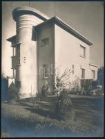 cca 1920-1930 Épületfotó, jelzetlen fotó, sarkán törésnyom, 22,5×17 cm