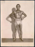 cca 1920-1930 Tasnádi József (1903-1977) birkózó, olimpikon dedikált fotólapja, az egyik sarkán kis törésnyommal, 16x11 cm