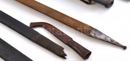 7 db antik tőr és kard hüvely és egy darab tőr, változó, általában rossz állapotban