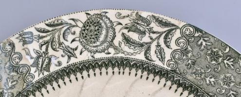 Fischer Ignác fajansz tál a Johanna sorozatból. Máz alatti mintával,. jelzett,kevés kopással. d: 24 ...