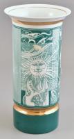 Hollóházi Szász Endre által tervezett mintával díszített porcelán váza, zöld mázzal. matricás, jelze...