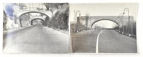 cca 1920-1940 Rómát és Ostiát, Nápolyt és Pompeit összekötő autósztráda fotói, 2 db, a hátoldalakon feliratozva, az egyik szélén törésnyommal, 23x17 cmx2