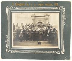 1924 Nyíregyháza, az evangélikus egyház vegyes énekkara, kartonra kasírozott fotó, kopott karton, 17×23 cm