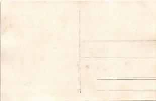 Budapest I. Dísz tér, ünneplő tömeg papokkal és magyar zászlókkal. photo