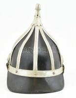 cca 1930 Lovasrendőr Zrinyi sisak, bőr-fém, fém címeres jelvénnyel, oldalán egy-egy db fém magyar ko...