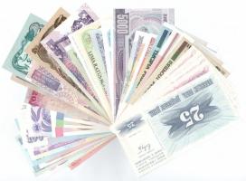 145db-os hajtatlan bankjegy tétel a világ minden tájáról T:I,I-
145pcs of unfolded banknotes lot fr...