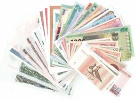 145db-os hajtatlan bankjegy tétel a világ minden tájáról T:I,I-
145pcs of unfolded banknotes lot fr...