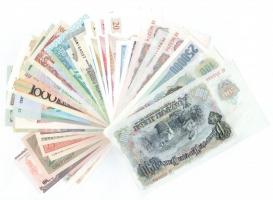 145db-os hajtatlan bankjegy tétel a világ minden tájáról T:I,I-
145pcs of unfolded banknotes lot fr...