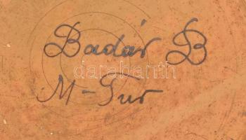 Badár Balázs (1855-1938): Fali tál, mázas kerámia, kézzel festett, mázhibákkal, kopásnyomokkal, jelz...