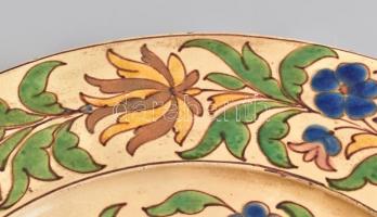 Badár Balázs (1855-1938): Fali tál, mázas kerámia, kézzel festett, mázhibákkal, kopásnyomokkal, jelz...
