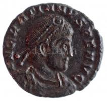 Római Birodalom / Siscia / Gratianus 367-375. AE3 (2,48g) T:2 / Roman Empire / Siscia / Gratian 367-375. AE3 DN GRATIANVS PF AVG / GLORIA RO-MANORVM - M - * F - GammaSISC (2,48g) C:XF RIC IX Siscia 14c, type xv