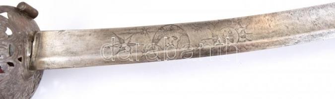 XIX. sz. Fringia huszár szablya. Feliratos, rajzos pengével a Nap, Hold és Esthajnalcsillag ábrázolá...