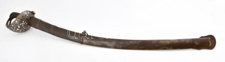 XIX. sz. Fringia huszár szablya. Feliratos, rajzos pengével a Nap, Hold és Esthajnalcsillag ábrázolá...