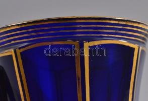 Füles és talpas kék színű pohár kézzel festett arany színű dekorral. Kopásokkal, alján karcolásokkal...