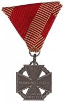 1916. Károly-csapatkereszt Zn kitüntetés mellszalagon T:2 / Hungary 1916. Charles Troop Cross Zn decoration on ribbon C:XF NMK 295.