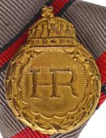 1918. "Sebesültek Érme" cink kitüntetés első sebesülés után járó mellszalaggal, szalagon &...