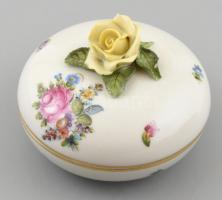 Herendi porcelán rózsás bonbonier, kézzel festett, jelzett, rózsán apró lepattanással. m: 9 cm, d: 12 cm