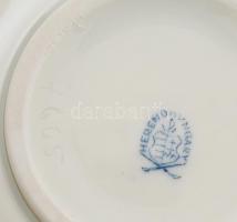 Herendi porcelán rózsás bonbonier, kézzel festett, jelzett, rózsán apró lepattanással. m: 9 cm, d: 1...