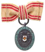 1915. Vörös Kereszt Ezüst Díszérme hadidíszítménnyel kitüntetés miniatűrje csokorszalagon T:2 patina / Hungary 1915. Miniature badge with womens ribbon of the Red-Cross Silver Medal with Military Ornament C:XF patina