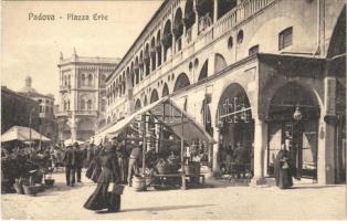 Padova, Piazza Erbe / fruit market