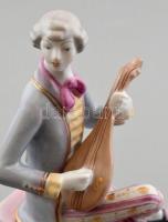 Hollóházi barokk zenész férfi figura, kézzel festett, jelzett, hibátlan. m: 22,5 cm
