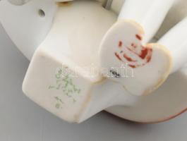 Hollóházi olvasó lányok, kézzel festett, jelzett, hibátlan. m: 14,5 cm