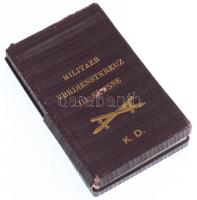 1916. "A Katonai Érdemkereszt III. Osztálya hadidíszítménnyel és kardokkal" fülön jelzett,...