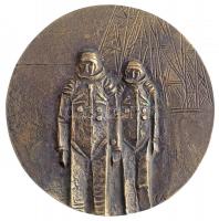 Czinder Antal (1937-) ~1970. Űrhajósok öntött Br emlékérem (208g/97mm) T:2 / Hungary ~1970. Astronauts cast Br medallion. Sign: Antal Czinder (208g/97mm) C:XF