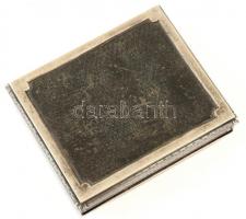 Ezüst (Ag) szelence, cigaretta tárca a Latinovits család címerével, valamint belső oldalán automobil...