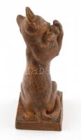 Bődy Kálmán (1885-1956): Macska, egér. Mázas kerámia szobor. Jelzett. m: 28 cm